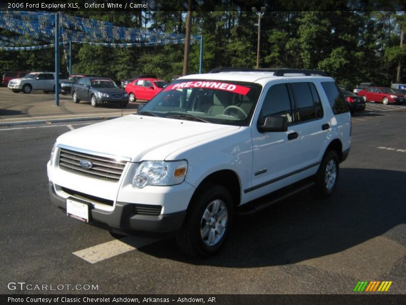 Oxford White / Camel 2006 Ford Explorer XLS