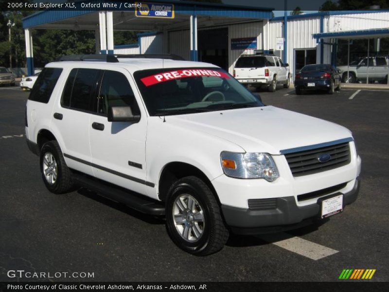 Oxford White / Camel 2006 Ford Explorer XLS