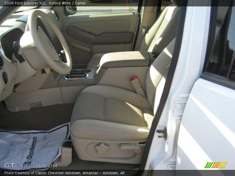 Oxford White / Camel 2006 Ford Explorer XLS