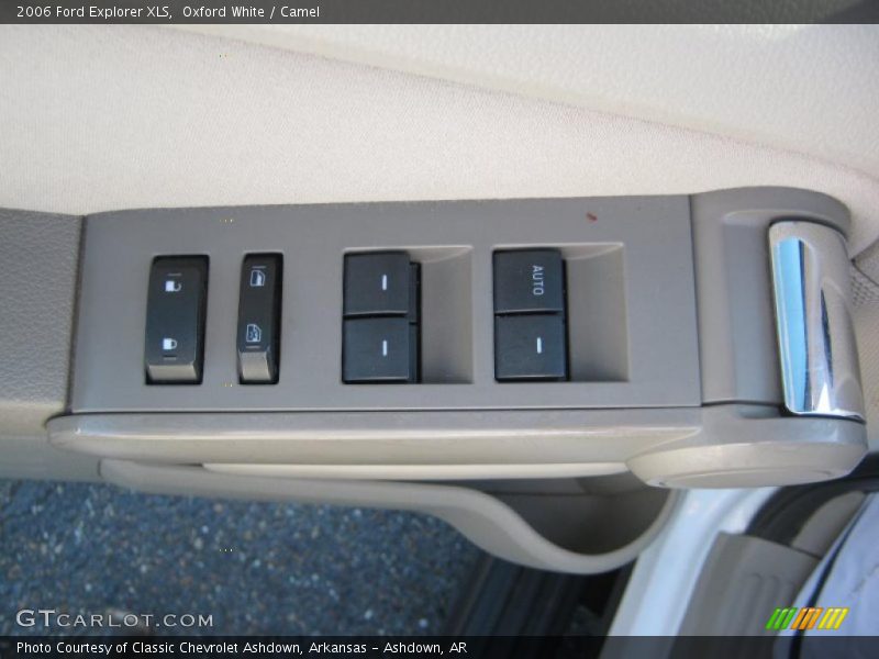 Oxford White / Camel 2006 Ford Explorer XLS