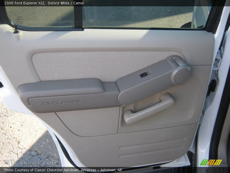 Oxford White / Camel 2006 Ford Explorer XLS