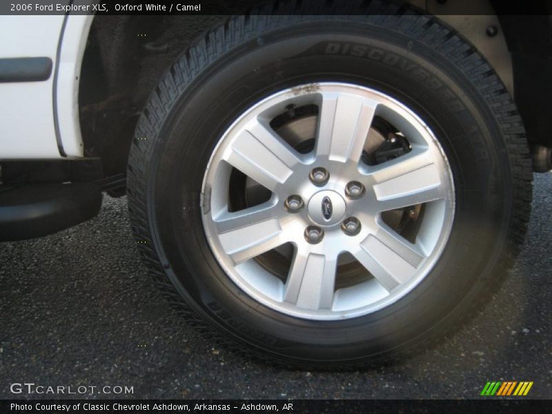 Oxford White / Camel 2006 Ford Explorer XLS