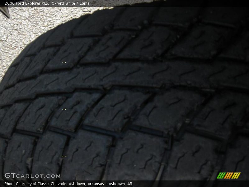 Oxford White / Camel 2006 Ford Explorer XLS