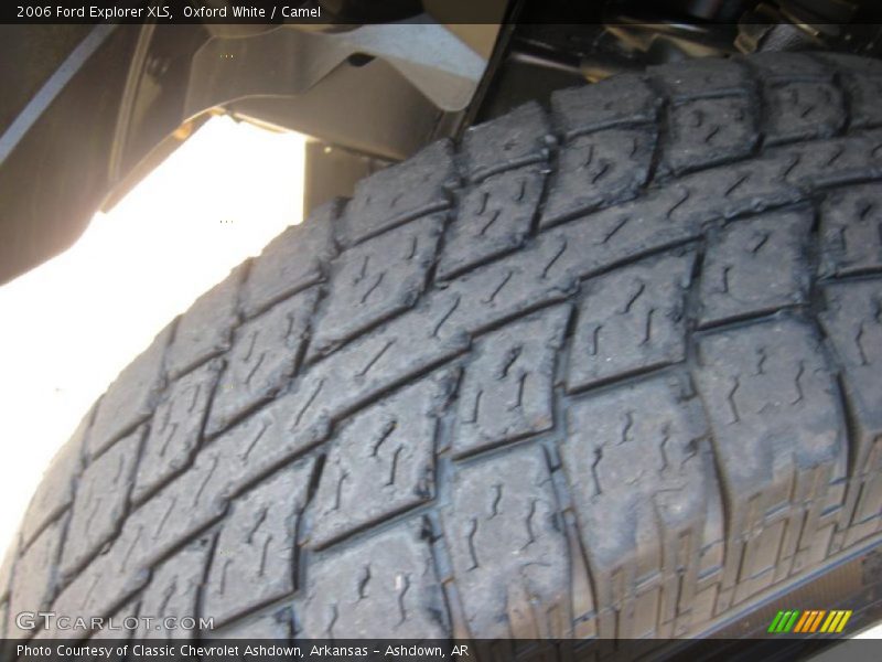Oxford White / Camel 2006 Ford Explorer XLS