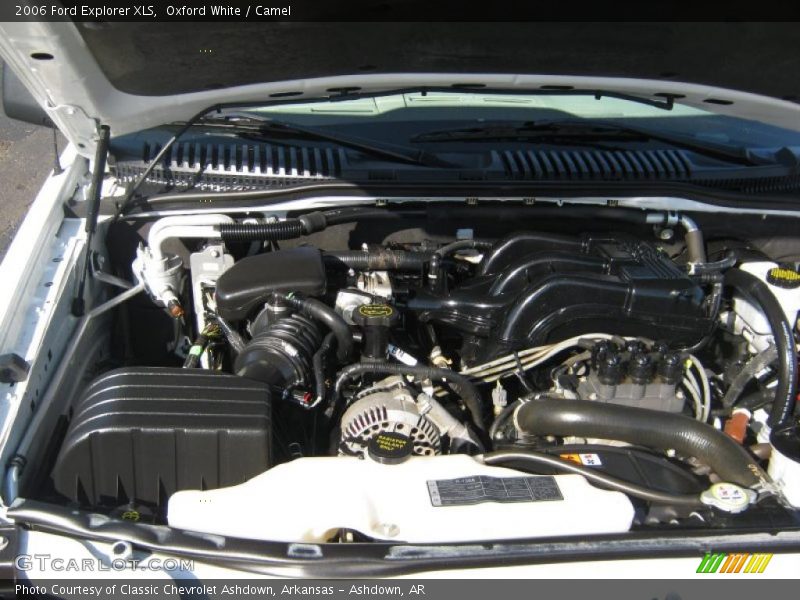 Oxford White / Camel 2006 Ford Explorer XLS