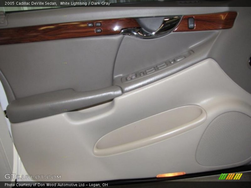 White Lightning / Dark Gray 2005 Cadillac DeVille Sedan