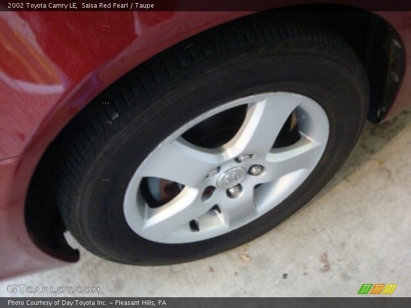 Salsa Red Pearl / Taupe 2002 Toyota Camry LE