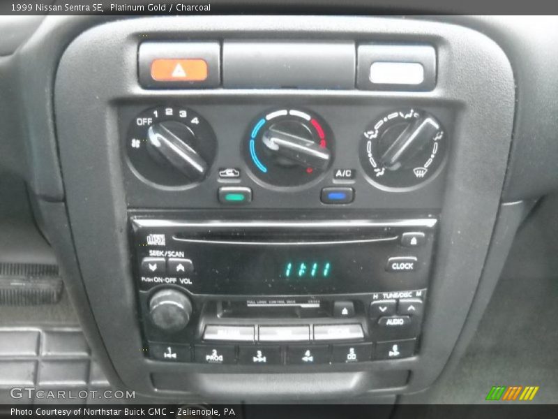Platinum Gold / Charcoal 1999 Nissan Sentra SE