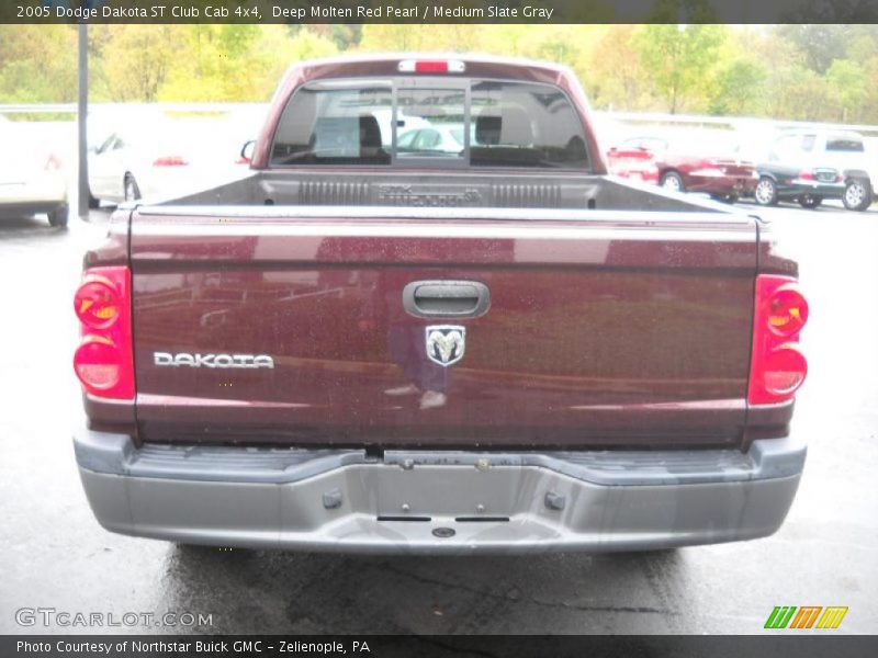 Deep Molten Red Pearl / Medium Slate Gray 2005 Dodge Dakota ST Club Cab 4x4