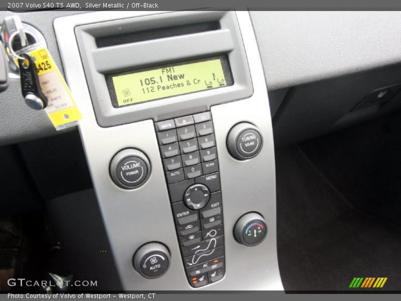 Silver Metallic / Off-Black 2007 Volvo S40 T5 AWD