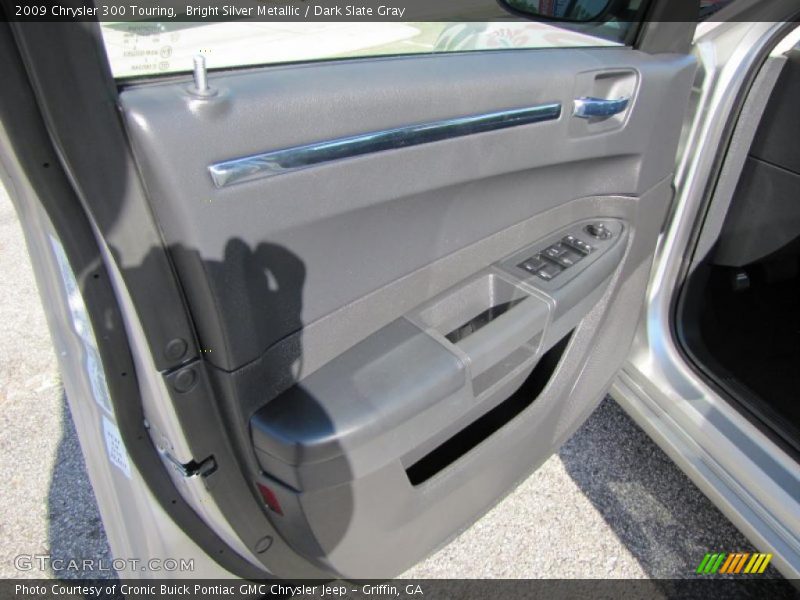 Bright Silver Metallic / Dark Slate Gray 2009 Chrysler 300 Touring