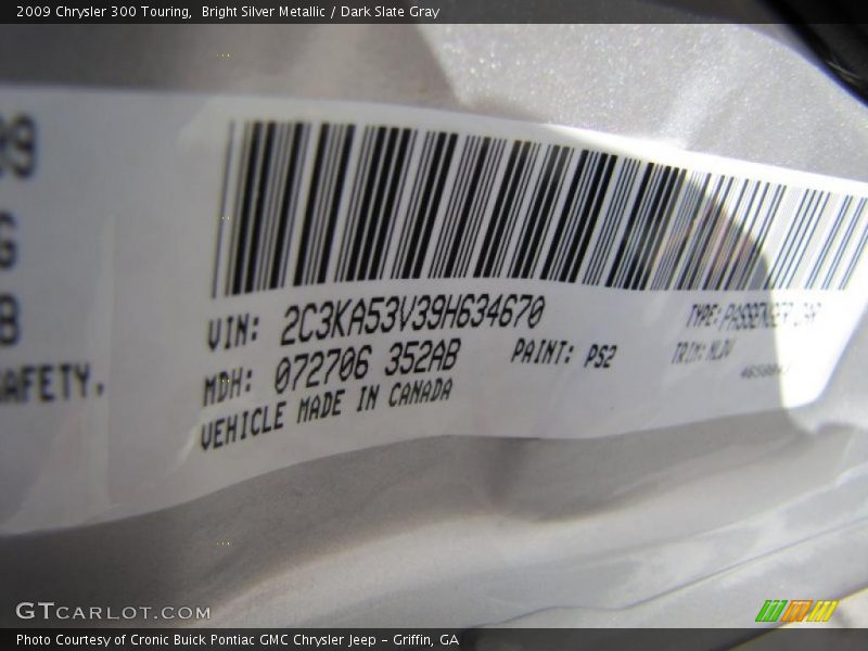 Bright Silver Metallic / Dark Slate Gray 2009 Chrysler 300 Touring