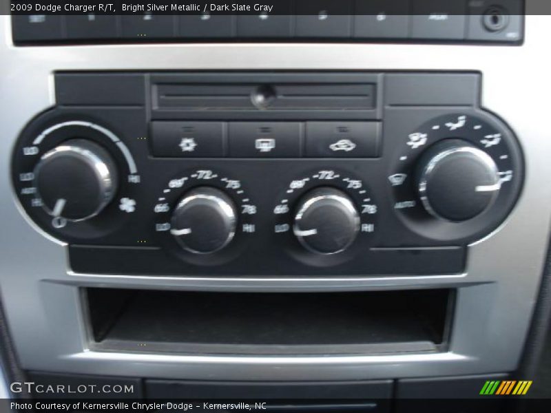 Bright Silver Metallic / Dark Slate Gray 2009 Dodge Charger R/T