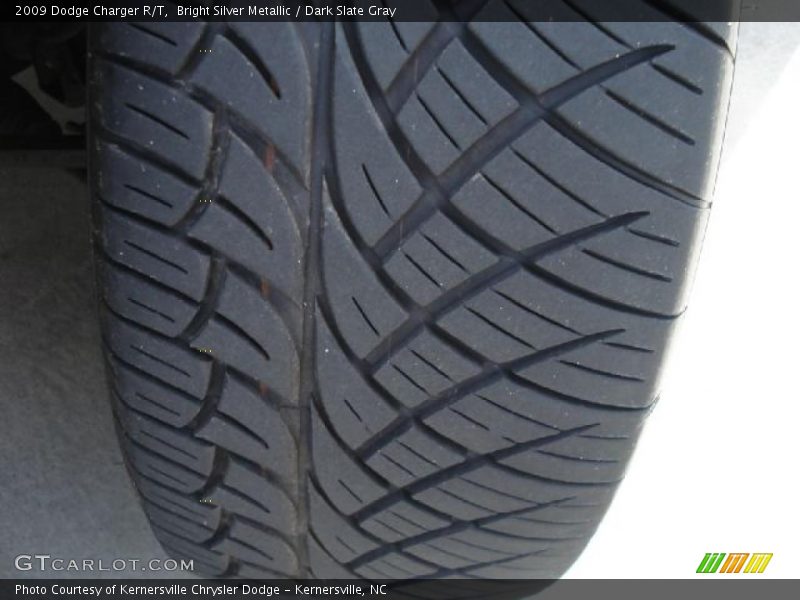 Bright Silver Metallic / Dark Slate Gray 2009 Dodge Charger R/T