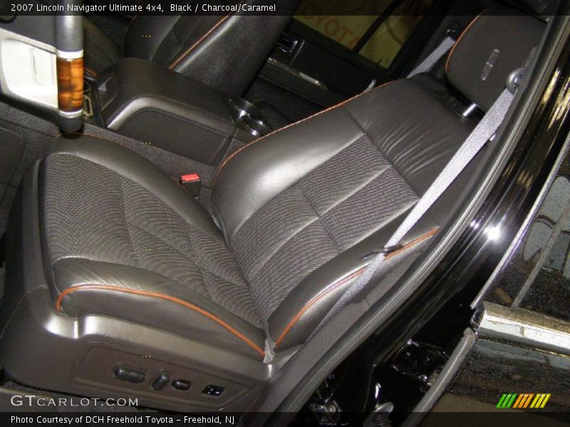 Black / Charcoal/Caramel 2007 Lincoln Navigator Ultimate 4x4