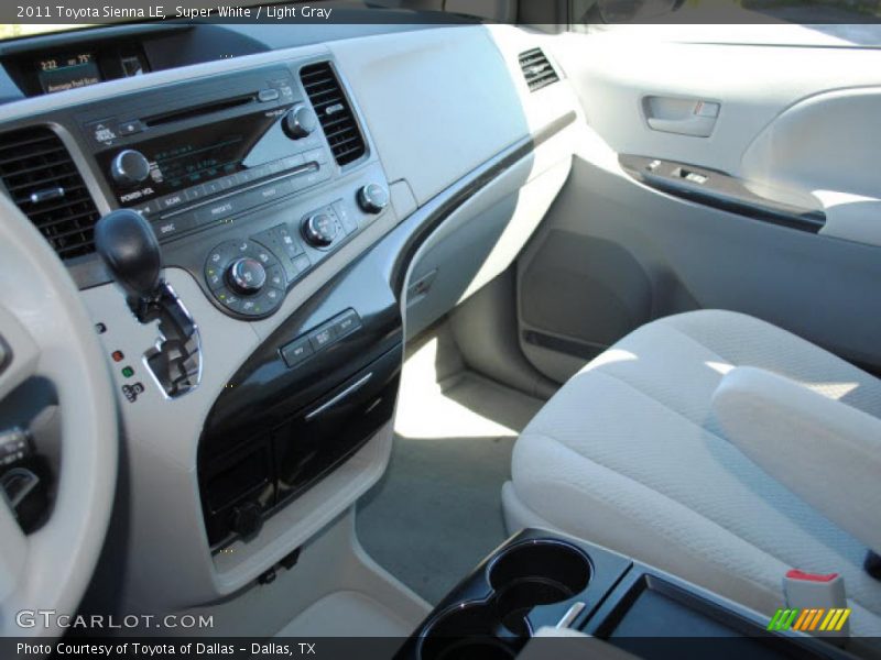 Super White / Light Gray 2011 Toyota Sienna LE