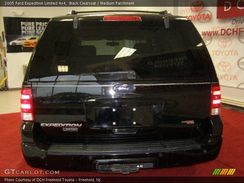 Black Clearcoat / Medium Parchment 2005 Ford Expedition Limited 4x4