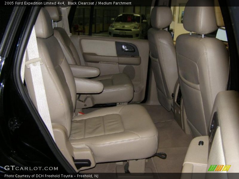 Black Clearcoat / Medium Parchment 2005 Ford Expedition Limited 4x4