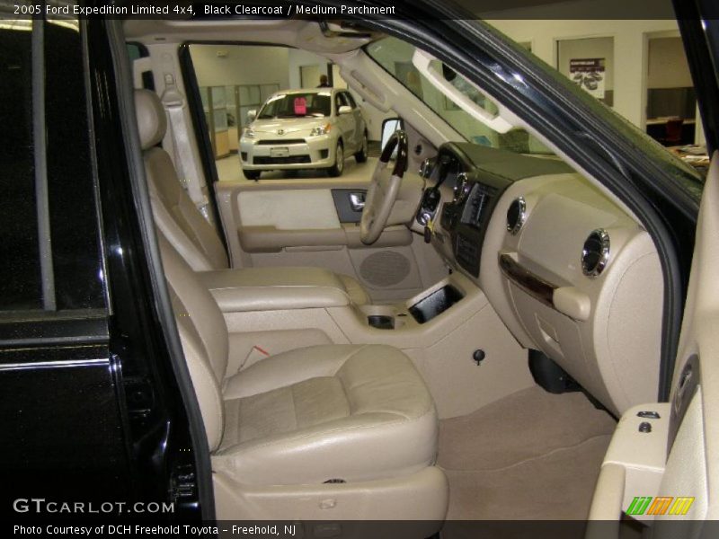 Black Clearcoat / Medium Parchment 2005 Ford Expedition Limited 4x4