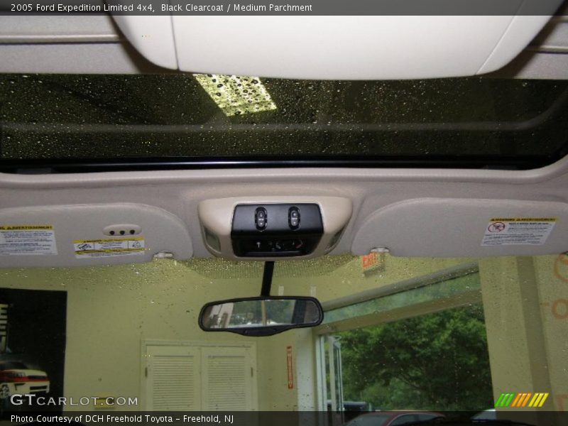 Black Clearcoat / Medium Parchment 2005 Ford Expedition Limited 4x4