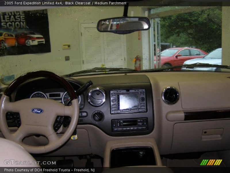 Black Clearcoat / Medium Parchment 2005 Ford Expedition Limited 4x4