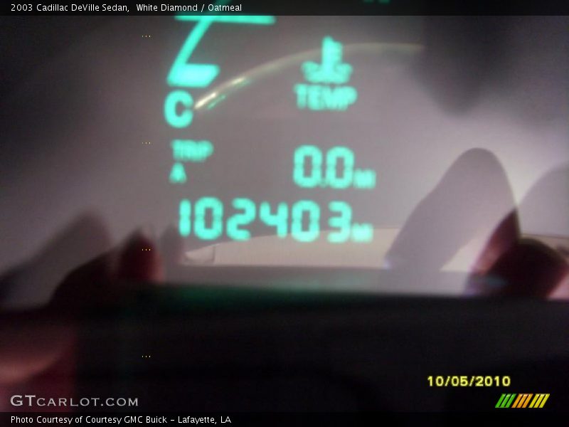 White Diamond / Oatmeal 2003 Cadillac DeVille Sedan