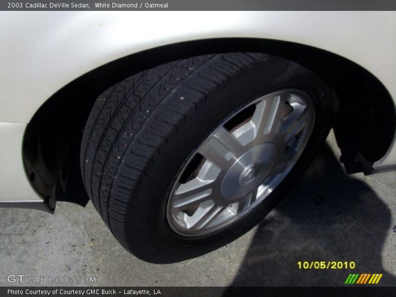 White Diamond / Oatmeal 2003 Cadillac DeVille Sedan