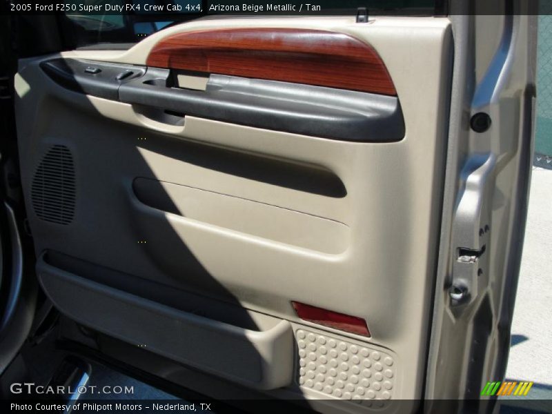 Arizona Beige Metallic / Tan 2005 Ford F250 Super Duty FX4 Crew Cab 4x4