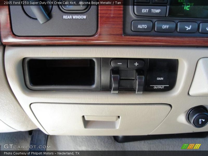Arizona Beige Metallic / Tan 2005 Ford F250 Super Duty FX4 Crew Cab 4x4