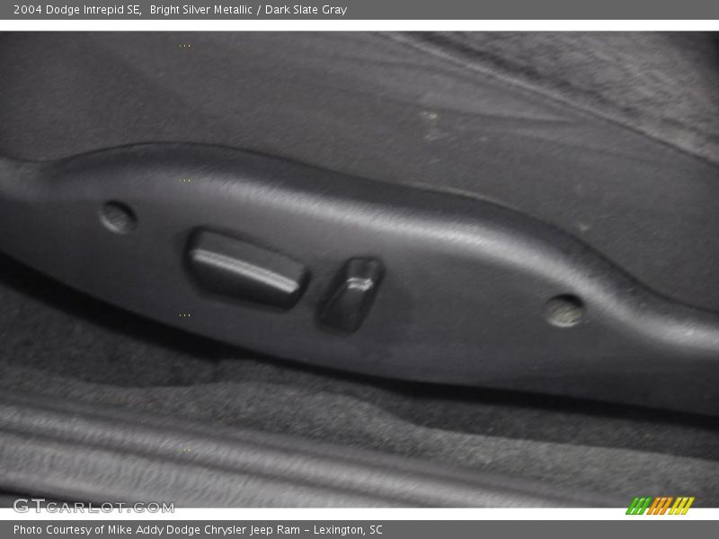 Bright Silver Metallic / Dark Slate Gray 2004 Dodge Intrepid SE