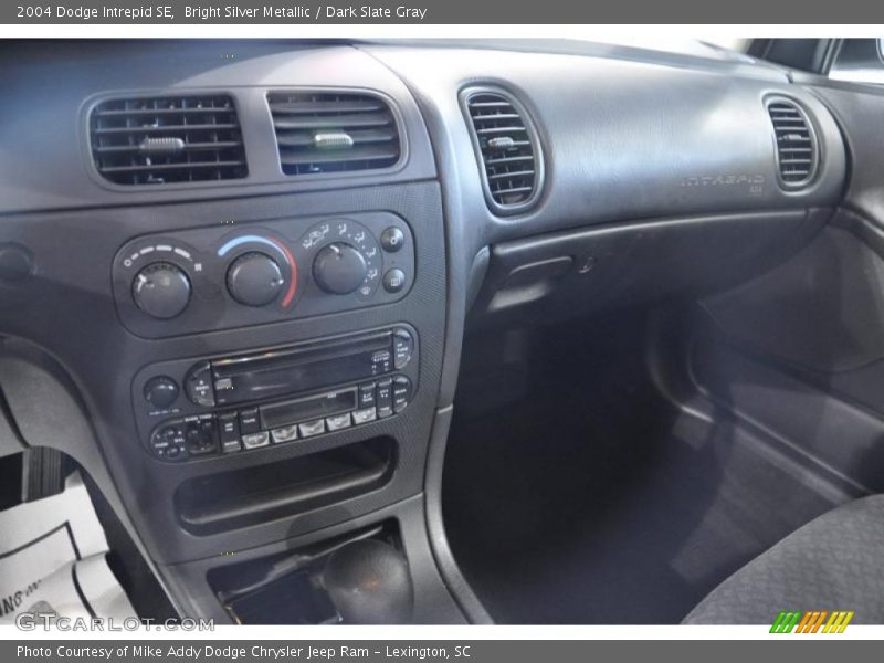 Bright Silver Metallic / Dark Slate Gray 2004 Dodge Intrepid SE