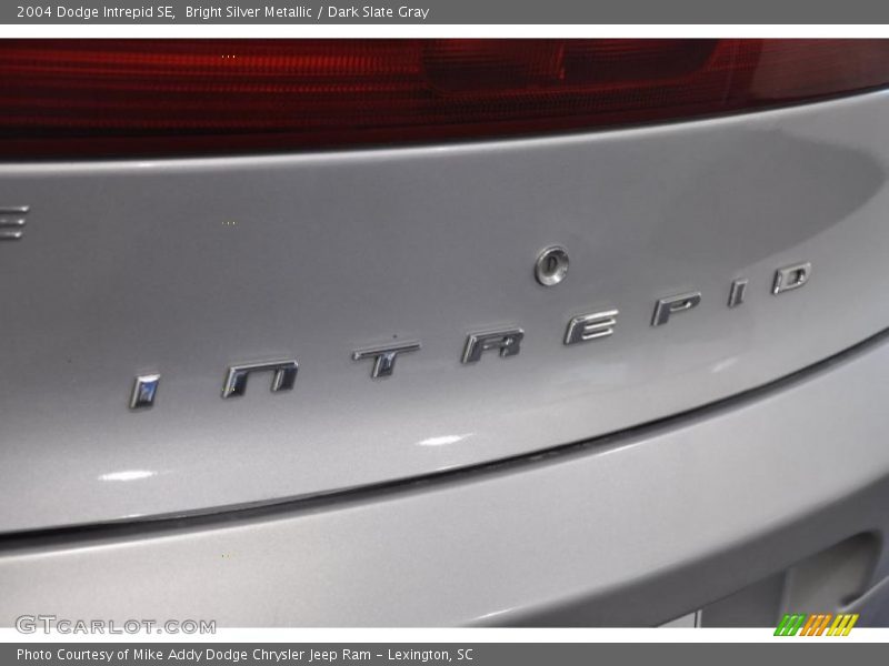 Bright Silver Metallic / Dark Slate Gray 2004 Dodge Intrepid SE