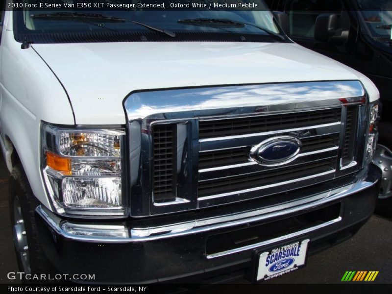 Oxford White / Medium Pebble 2010 Ford E Series Van E350 XLT Passenger Extended