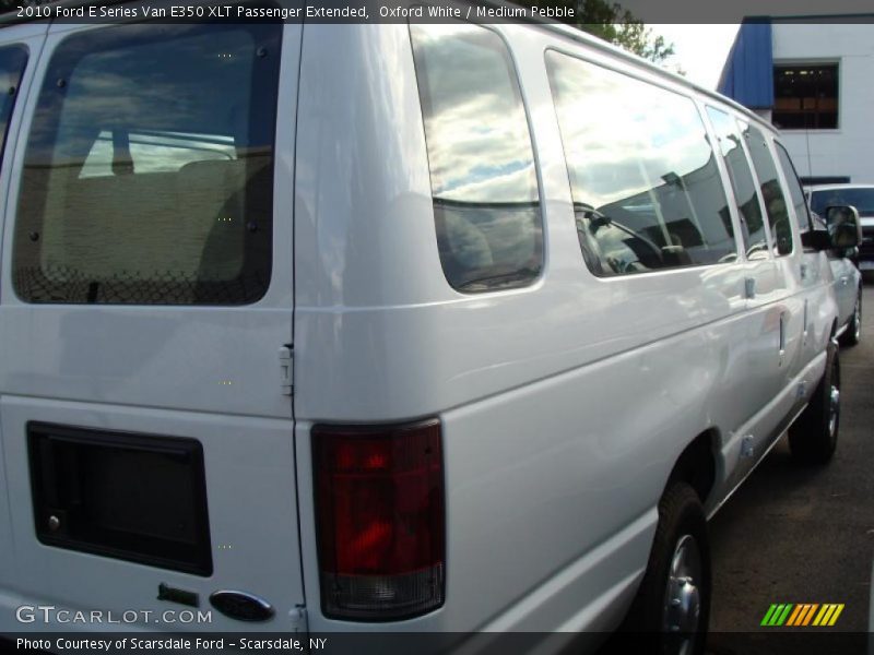 Oxford White / Medium Pebble 2010 Ford E Series Van E350 XLT Passenger Extended