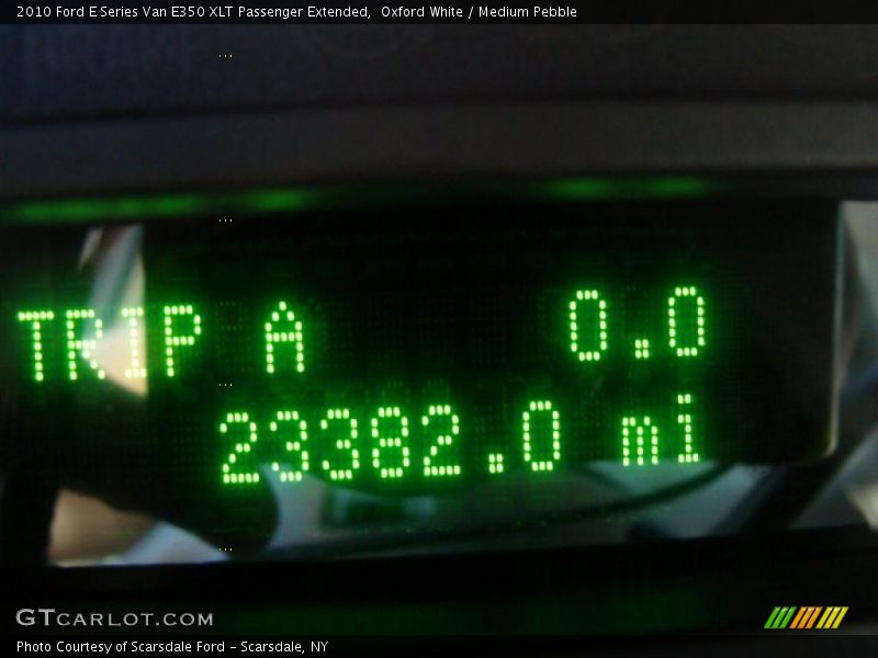 Oxford White / Medium Pebble 2010 Ford E Series Van E350 XLT Passenger Extended