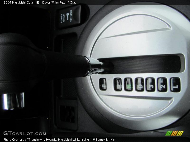 Dover White Pearl / Gray 2006 Mitsubishi Galant ES