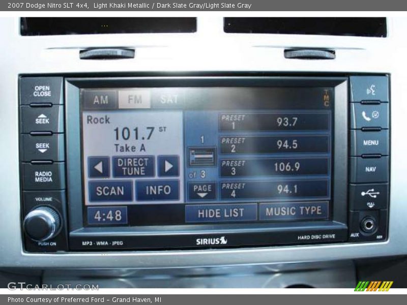 Light Khaki Metallic / Dark Slate Gray/Light Slate Gray 2007 Dodge Nitro SLT 4x4