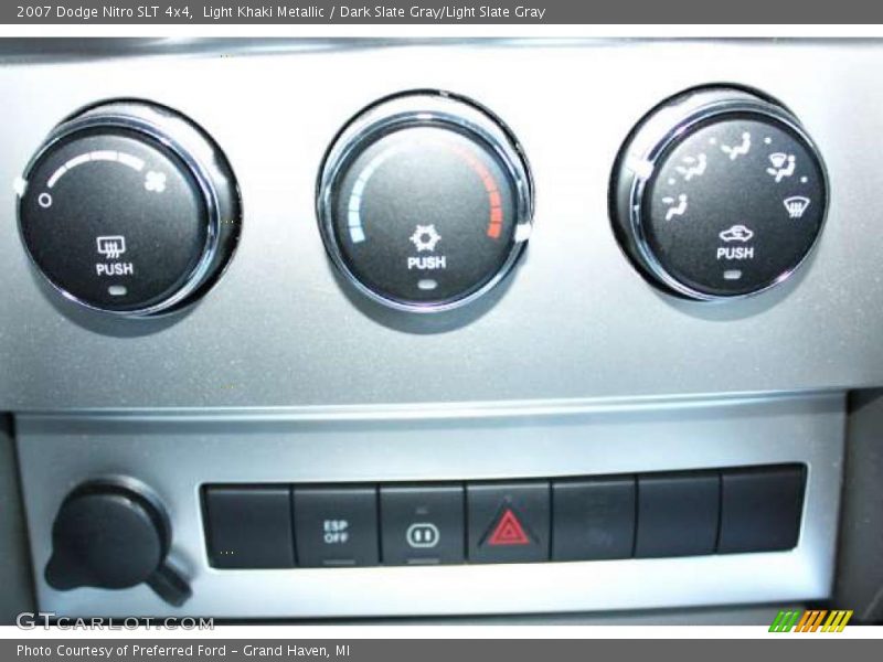 Light Khaki Metallic / Dark Slate Gray/Light Slate Gray 2007 Dodge Nitro SLT 4x4