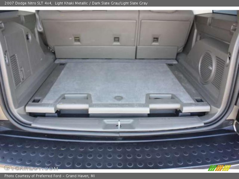 Light Khaki Metallic / Dark Slate Gray/Light Slate Gray 2007 Dodge Nitro SLT 4x4