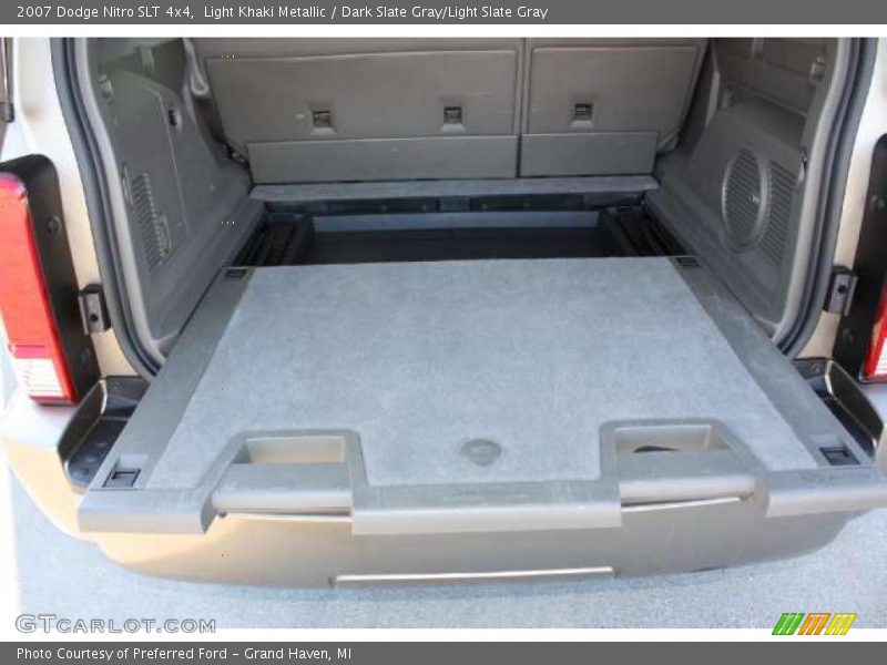 Light Khaki Metallic / Dark Slate Gray/Light Slate Gray 2007 Dodge Nitro SLT 4x4