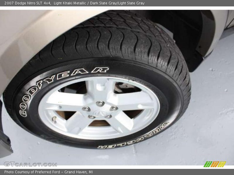 Light Khaki Metallic / Dark Slate Gray/Light Slate Gray 2007 Dodge Nitro SLT 4x4