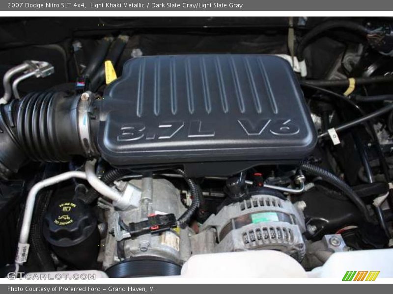 Light Khaki Metallic / Dark Slate Gray/Light Slate Gray 2007 Dodge Nitro SLT 4x4