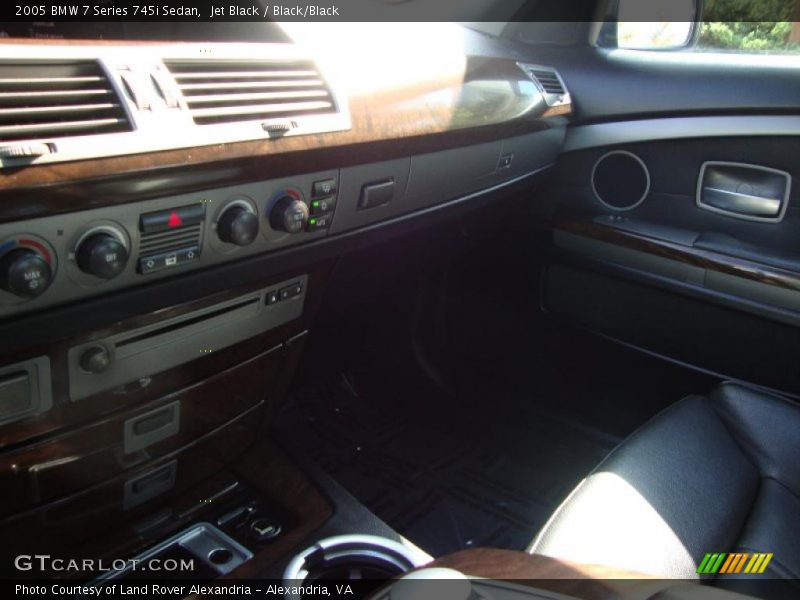 Jet Black / Black/Black 2005 BMW 7 Series 745i Sedan
