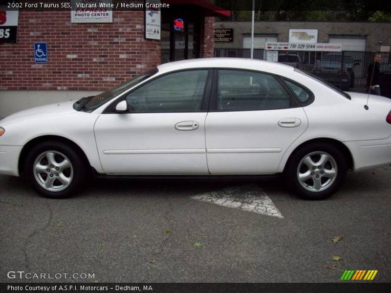 Vibrant White / Medium Graphite 2002 Ford Taurus SES