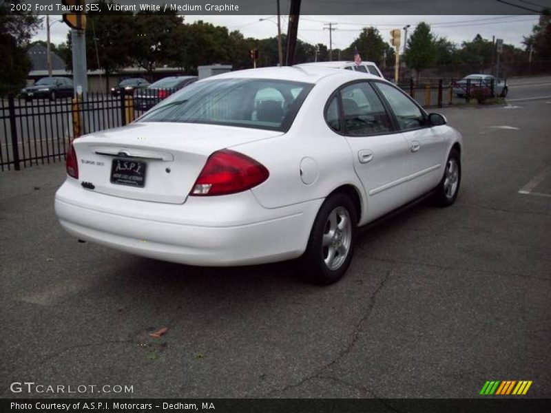 Vibrant White / Medium Graphite 2002 Ford Taurus SES