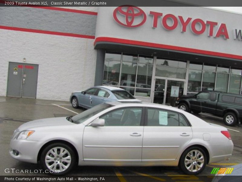 Classic Silver Metallic / Graphite 2009 Toyota Avalon XLS