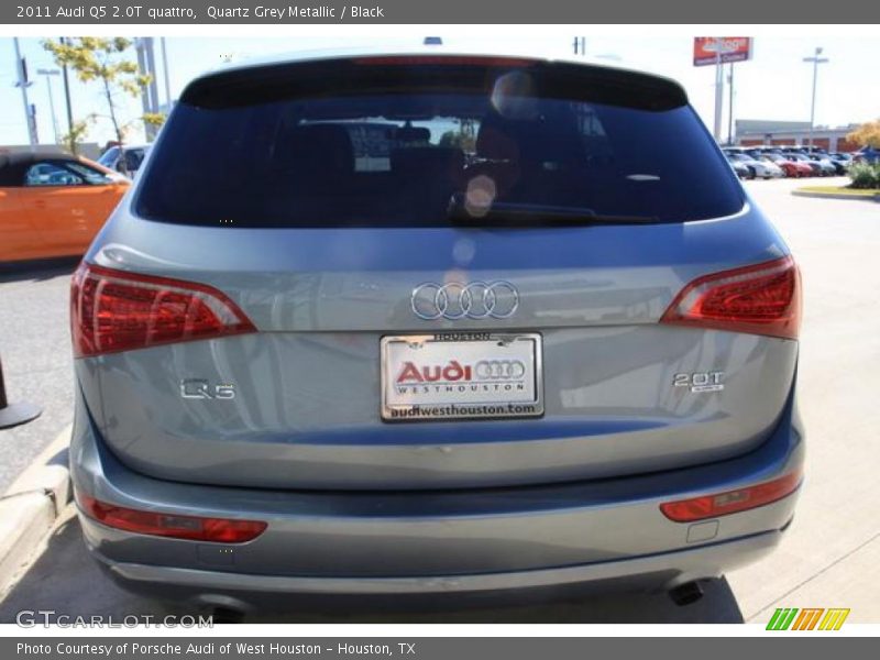 Quartz Grey Metallic / Black 2011 Audi Q5 2.0T quattro
