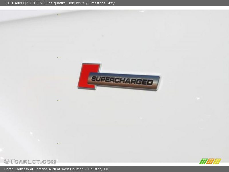  2011 Q7 3.0 TFSI S line quattro Logo