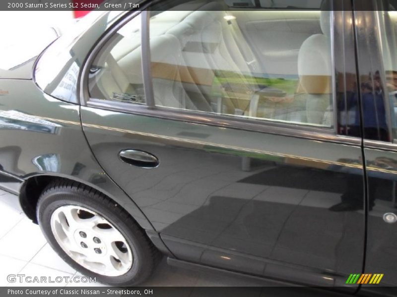 Green / Tan 2000 Saturn S Series SL2 Sedan