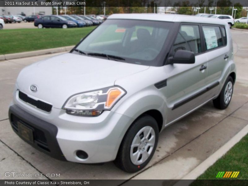 Bright Silver / Black Cloth 2011 Kia Soul 1.6
